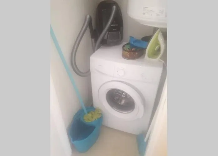 Ria Center - Right فارو