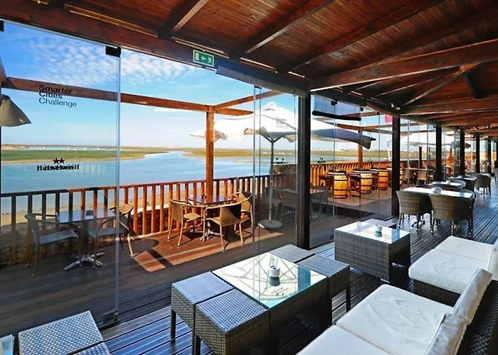 Ria Center - Right شقة