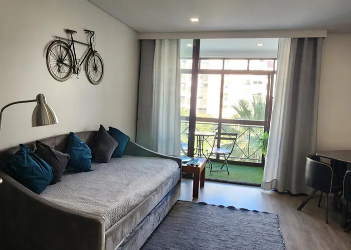 Ria Center - Right ファロ